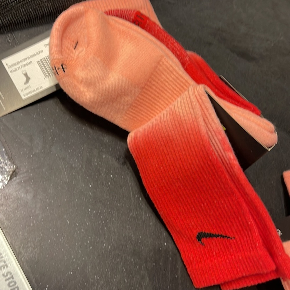 Nike Everyday Plus Cushioned
Multi-Color
Size L
Crew Socks (2 Pairs)
DH6096-902 - Picture 5 of 15